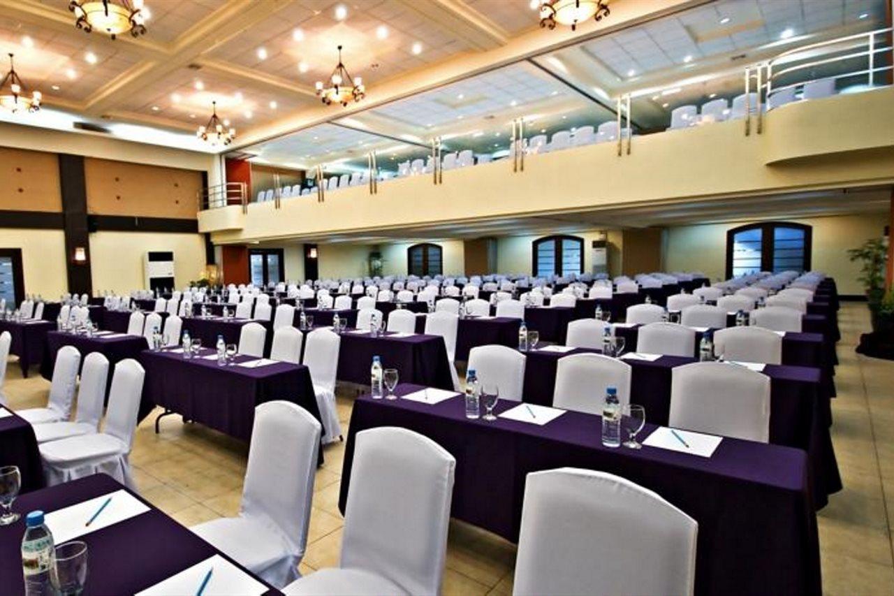 Henann Regency And Resort 5*