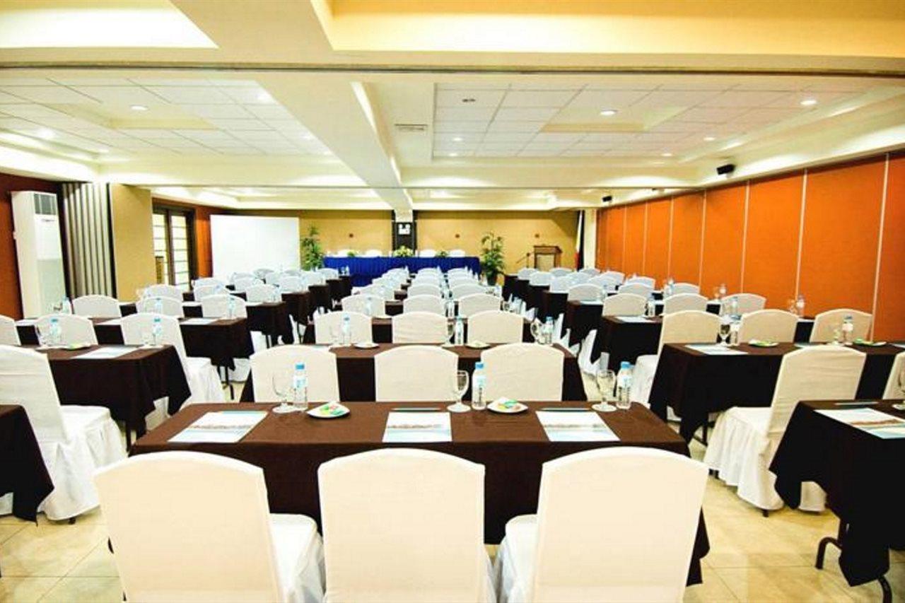 Henann Regency And Resort